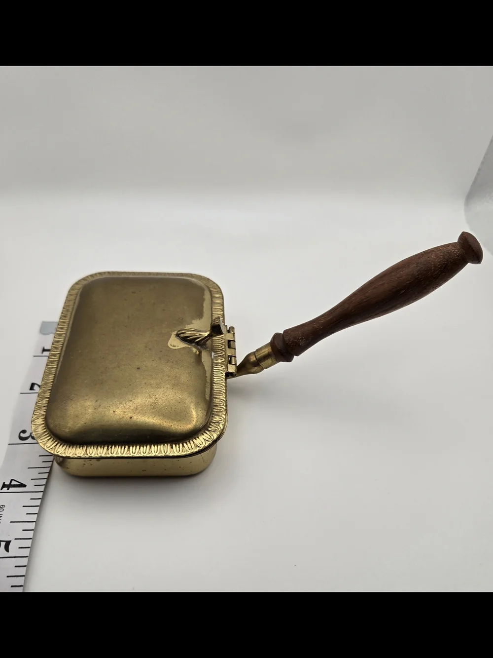 ✨ Vintage Brass Silent Butler Crumb Catchers – Set of 2 - Picture 11 of 15